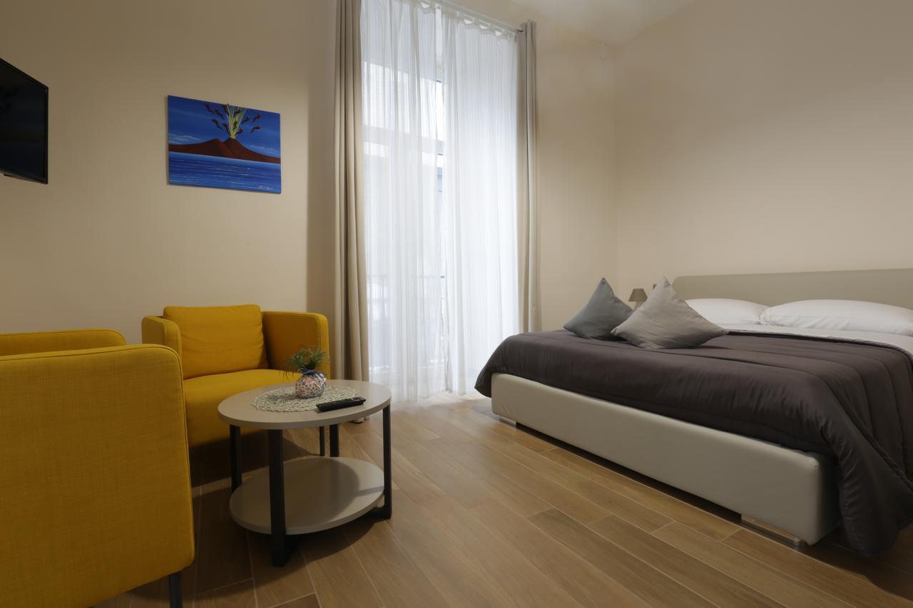נאפולי Musto Suites & Rooms מראה חיצוני תמונה
